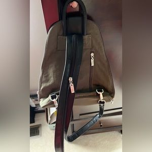 Baggallini urban backpack